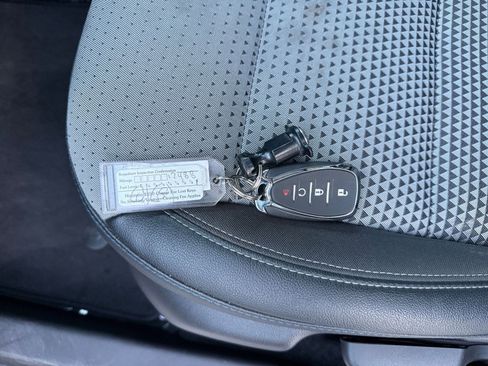 Used 2025 Chevrolet Trax LT image 21