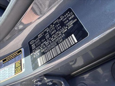 New 2025 Hyundai Venue Limited image 18