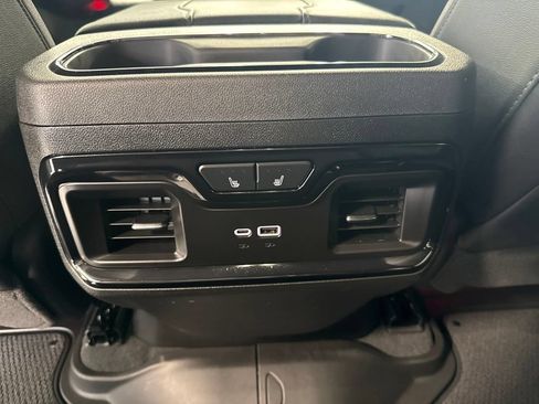Used 2025 GMC Sierra 1500 AT4 w/ AT4 Premium Package AWD/4WD image 14