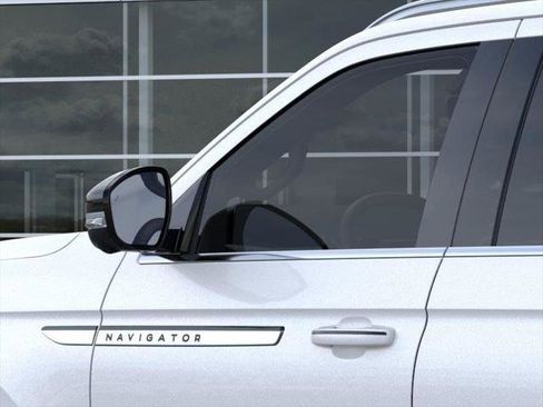 New 2026 Lincoln Navigator Reserve AWD/4WD image 20