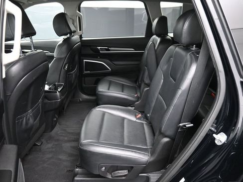 Certified 2022 Kia Telluride S image 22