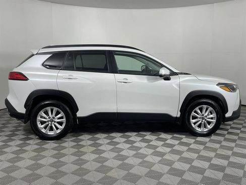 Certified 2023 Toyota Corolla Cross LE w/ Moonroof Package image 7