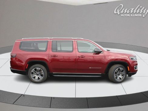 Used 2024 Jeep Wagoneer L Series II w/ Flexible Seating Group image 3