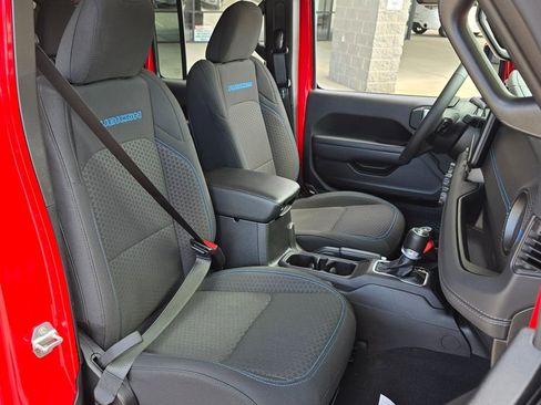 Used 2025 Jeep Wrangler Unlimited Rubicon 4xe w/ Convenience Group image 32