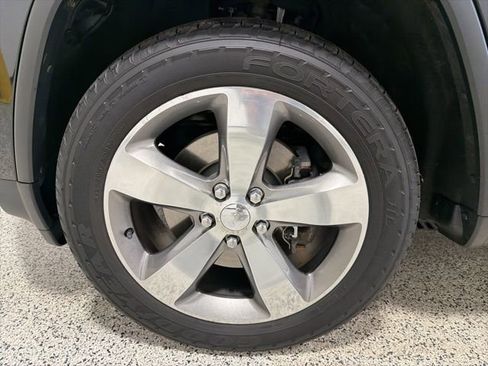 Used 2014 Jeep Grand Cherokee Limited w/ Trailer Tow Group IV image 34