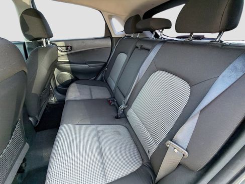 Used 2021 Hyundai Kona SE image 19