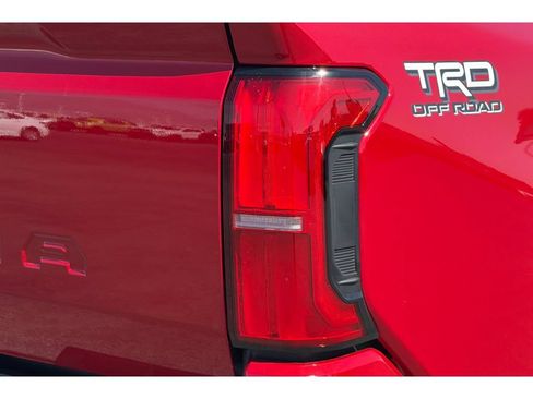 Used 2026 Toyota Tacoma TRD Off-Road w/ TRD Off Road Upgrade Package AWD/4WD image 30