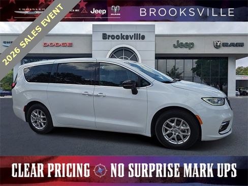 Certified 2024 Chrysler Pacifica Touring image 1