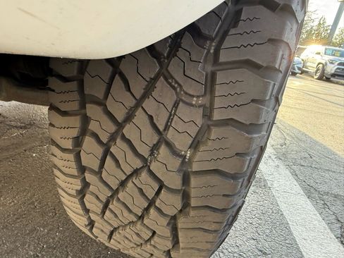 Used 2011 Toyota Tacoma 4x4 Double Cab w/ TRD Off-Road Pkg w/JBL Audio image 9