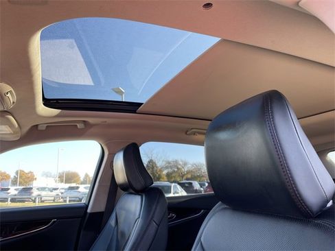 Used 2022 Lincoln Nautilus Reserve image 22