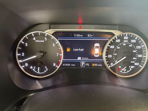 Used 2025 Nissan Sentra SV FWD image 14