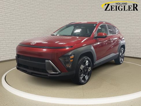 Certified 2025 Hyundai Kona SEL AWD/4WD image 1