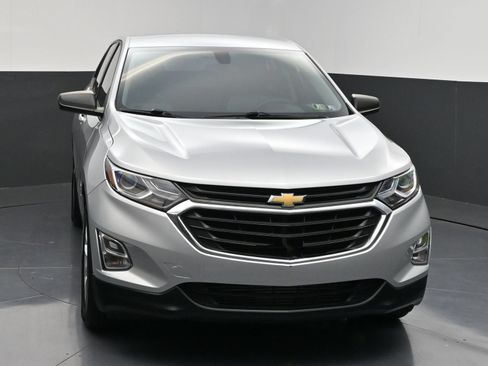 Used 2018 Chevrolet Equinox LS FWD image 2