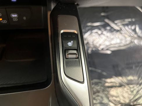 Used 2024 Kia Sorento S FWD image 64
