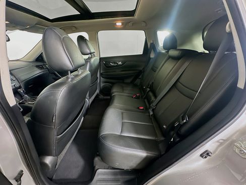 Used 2017 Nissan Rogue SL w/ SL Premium Package FWD image 29