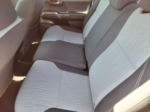 Used 2020 Toyota Tacoma TRD Sport w/ Technology Package image 15