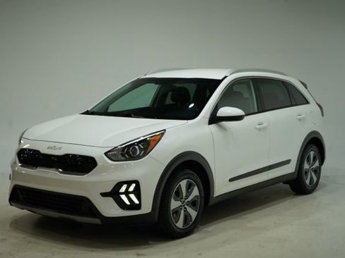 Used 2022 Kia Niro LX image 3