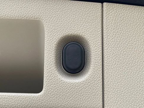 Used 2016 GMC Yukon XL Denali image 29