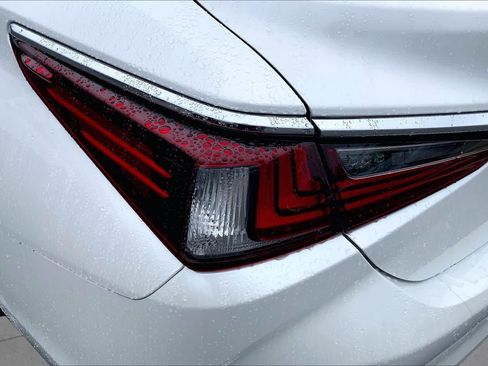 Used 2024 Lexus ES 350 w/ Premium Package FWD image 29