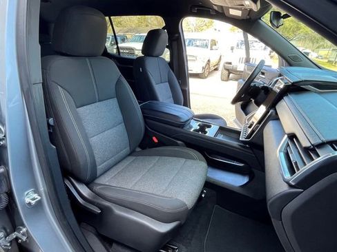 Used 2025 GMC Acadia Elevation image 22