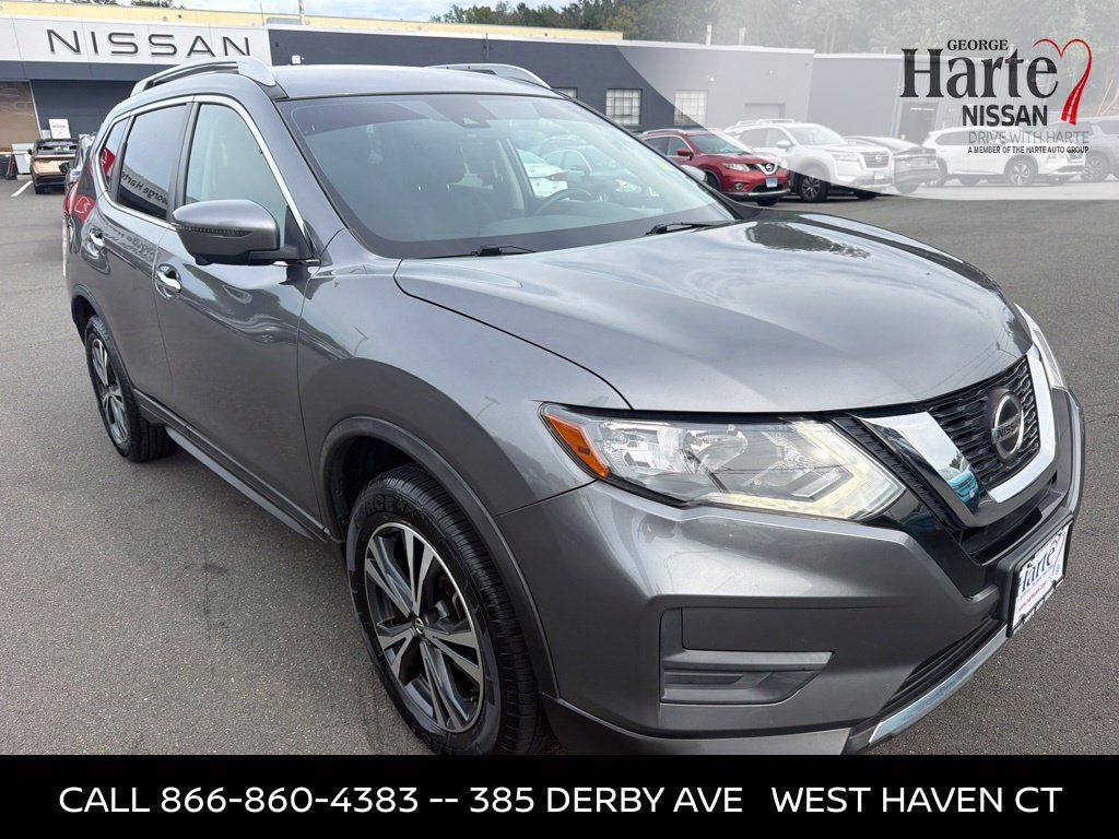 Certified 2020 Nissan Rogue SV w/ Premium Package AWD/4WD image 3