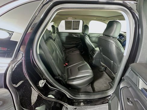 Used 2022 Ford Edge Titanium AWD/4WD image 26