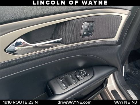 Used 2018 Lincoln MKZ Premiere AWD/4WD image 13