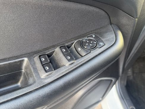 Used 2017 Ford Edge SE FWD image 17