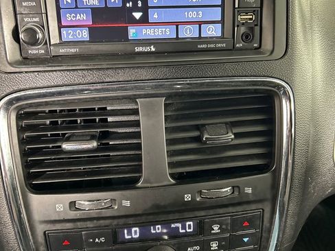 Used 2016 Dodge Grand Caravan R/T FWD image 14