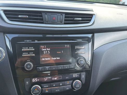 Used 2015 Nissan Rogue SV AWD/4WD image 27