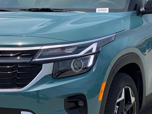 New 2026 Kia Seltos S FWD image 8