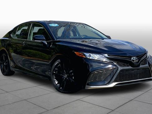 Used 2024 Toyota Camry XSE image 3