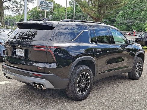 Used 2024 Chevrolet Traverse Z71 AWD/4WD image 7