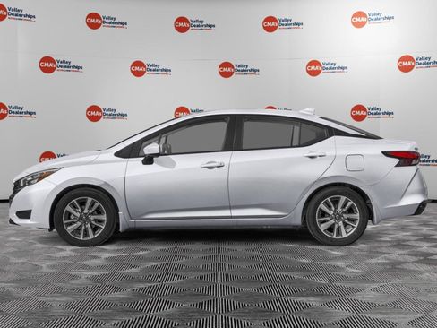 Used 2025 Nissan Versa SV w/ Trunk Package FWD image 2