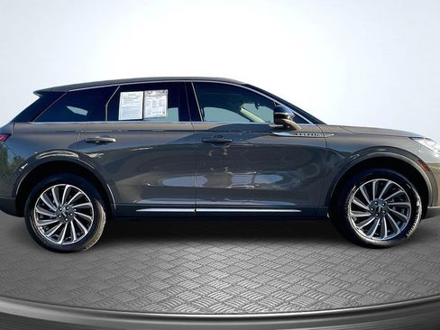 Used 2025 Lincoln Corsair Reserve FWD image 4