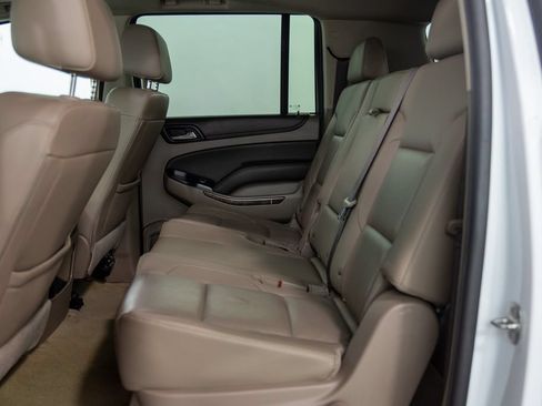 Used 2018 Chevrolet Suburban LT w/ LT Signature Package AWD/4WD image 10