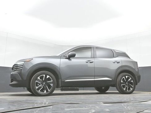 Used 2025 Nissan Kicks SV AWD/4WD image 42