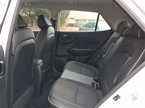 Certified 2023 Hyundai Venue Limited w/ Cargo Package image 20