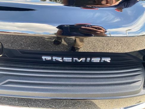 Used 2026 Chevrolet Suburban Premier AWD/4WD image 15