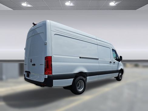 New 2024 Mercedes-Benz Sprinter 4500 image 6