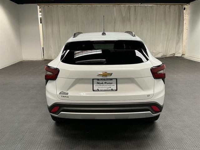 New 2026 Chevrolet Trax LT w/ LT Convenience Package FWD image 4