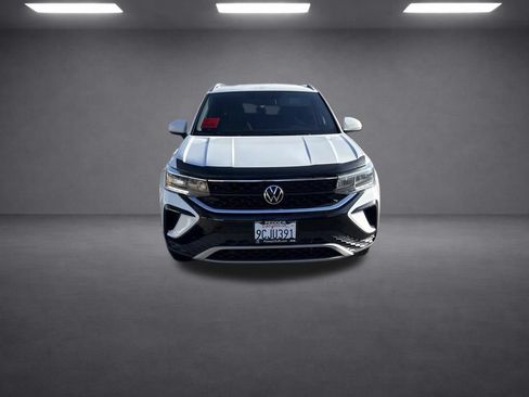 Used 2022 Volkswagen Taos SE FWD image 8