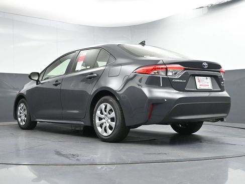 Used 2025 Toyota Corolla LE image 24