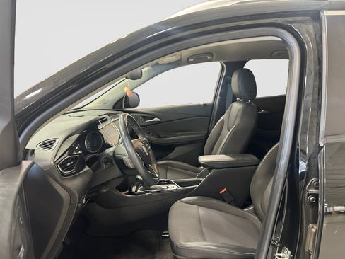 Used 2022 Buick Encore GX Select w/ Sport Touring Package FWD image 9