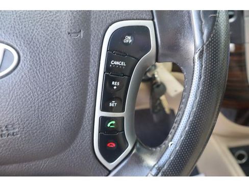 Used 2010 Hyundai Santa Fe Limited FWD image 14