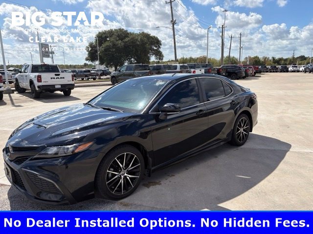 Used 2024 Toyota Camry SE w/ Convenience Package FWD image 1