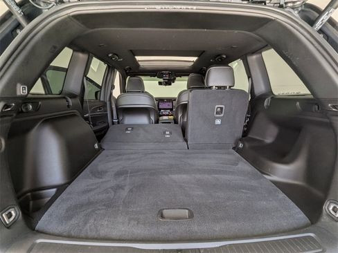 Used 2025 Jeep Grand Cherokee Limited w/ Luxury Tech Group II image 27