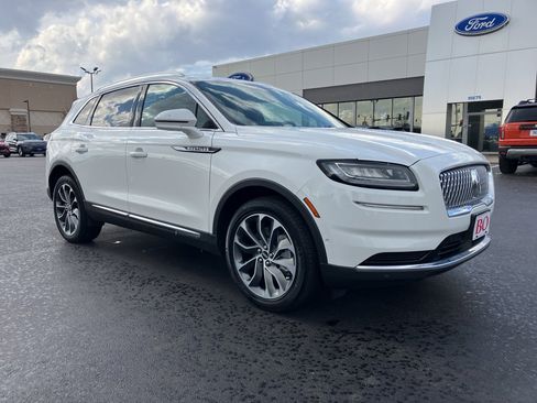 Used 2023 Lincoln Nautilus Reserve w/ Equipment Group 201A image 8