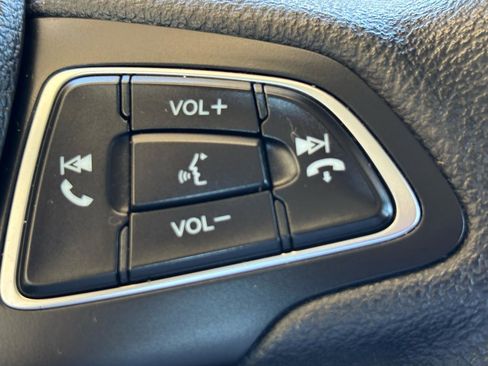 Used 2016 Ford Focus SE FWD image 14