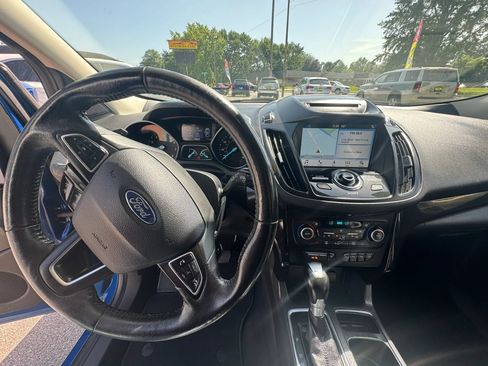 Used 2018 Ford Escape Titanium AWD/4WD image 17